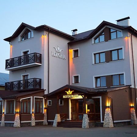 Hotel Korona Mostyska Экстерьер фото