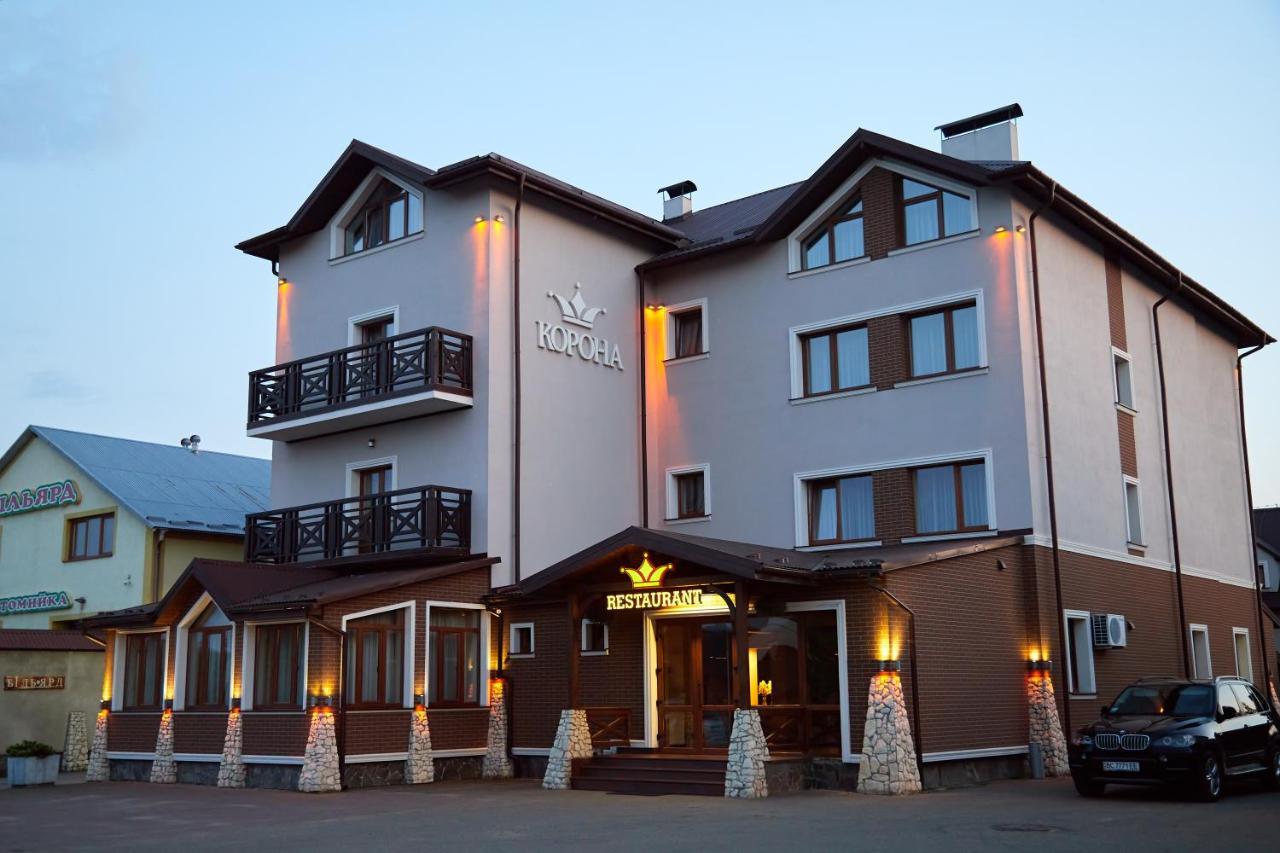 Hotel Korona Mostyska Экстерьер фото