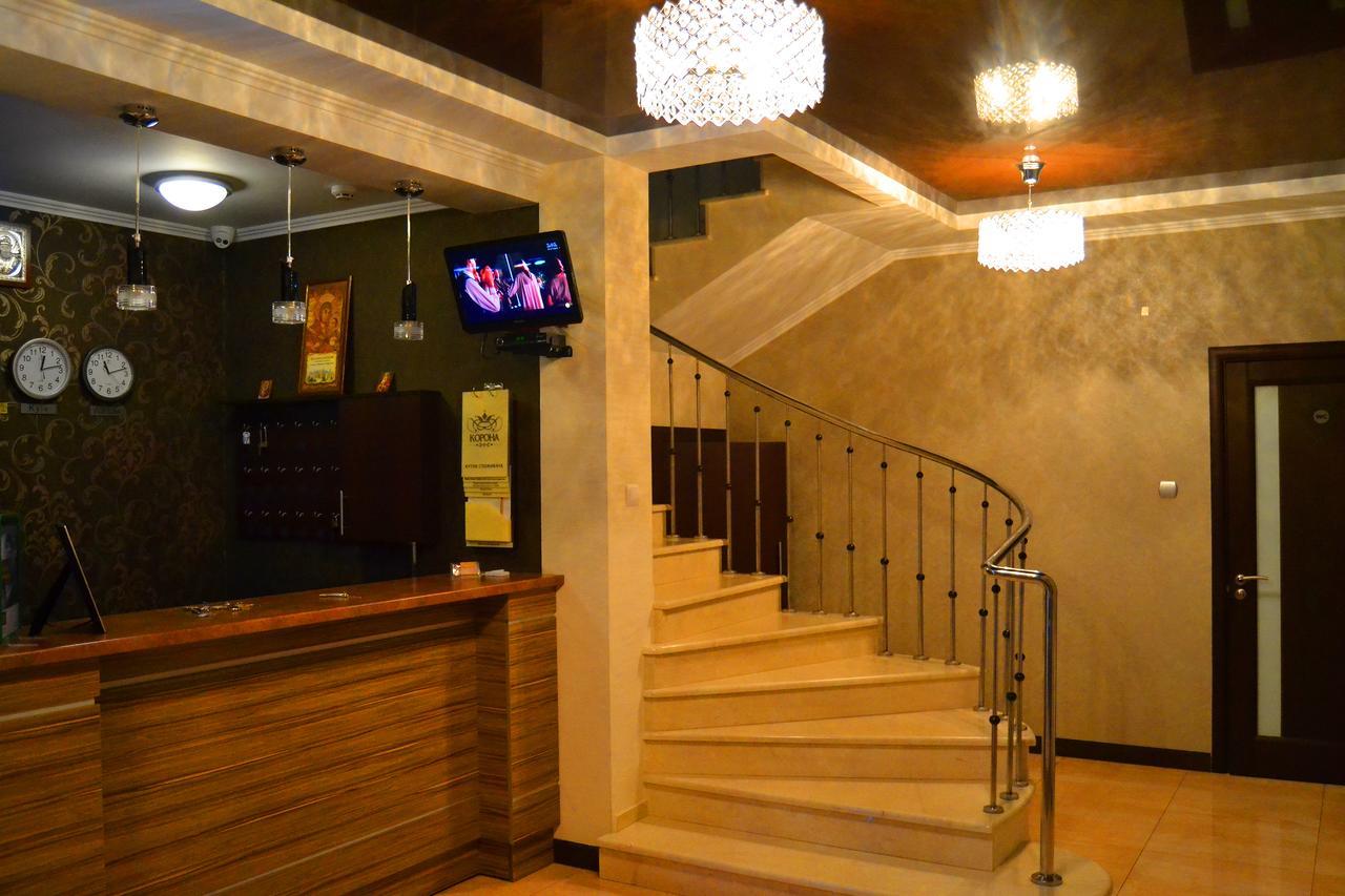 Hotel Korona Mostyska Экстерьер фото